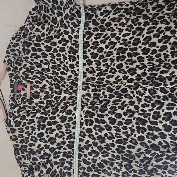 Vince Camuto Graphic Black and Cream Blouse - Picture 6 of 7